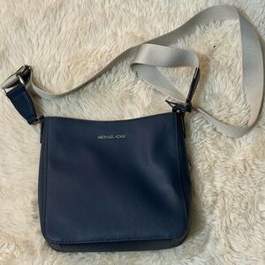 Michael Kors LG Crossbody Messenger Bag